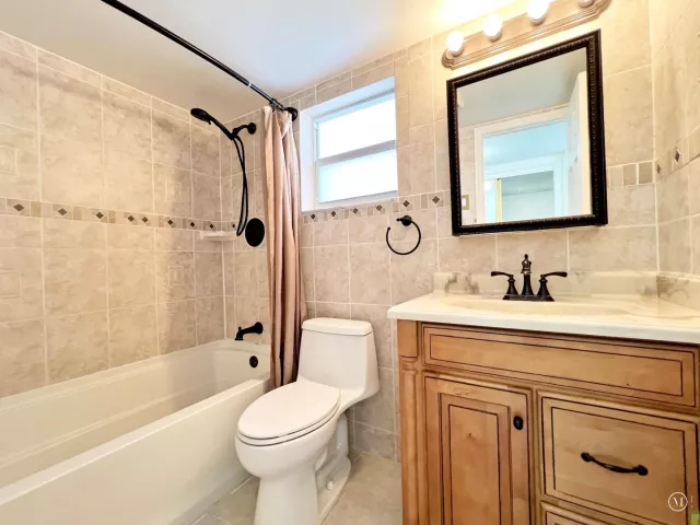 3-bedroom home for sale in Fort Lauderdale - 3318 NW 68TH Court - MondialRealty