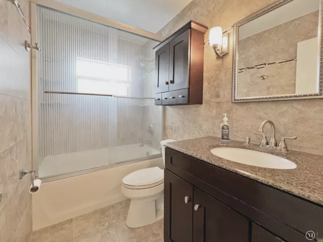 3-bedroom home for sale in Fort Lauderdale - 3318 NW 68TH Court - MondialRealty