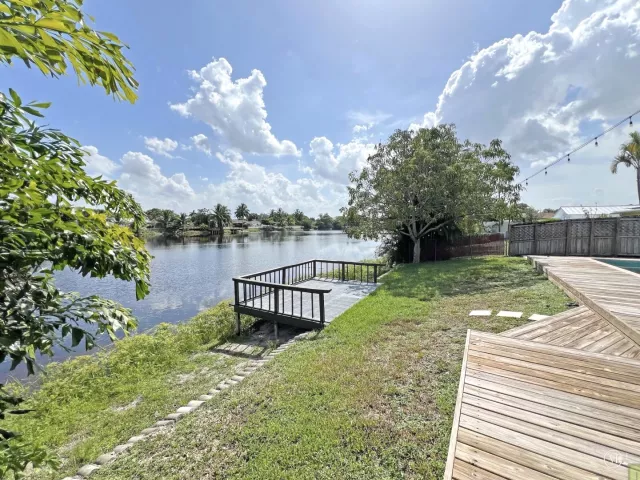 3-bedroom home for sale in Fort Lauderdale - 3318 NW 68TH Court - MondialRealty