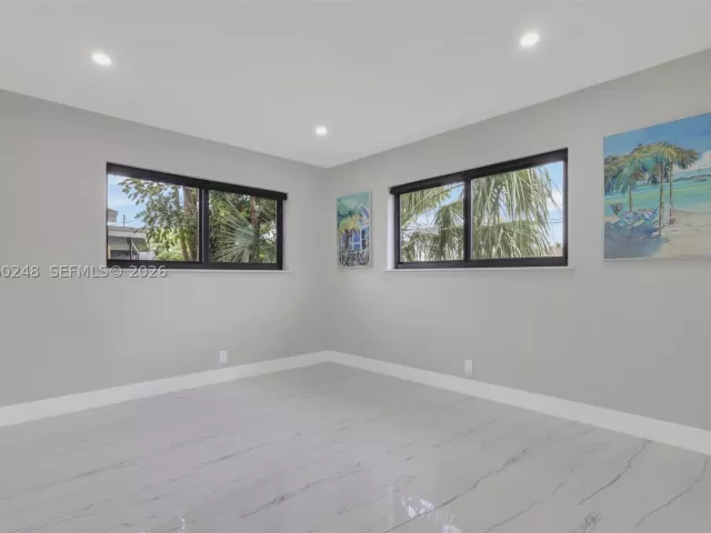 3-bedroom home for sale in Fort Lauderdale - 1997 SW 28th Ave - MondialRealty
