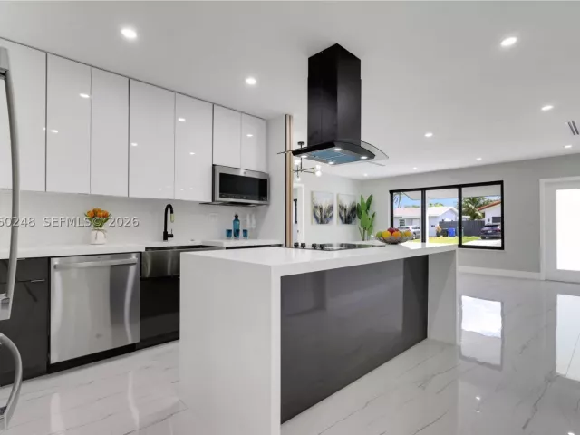 3-bedroom home for sale in Fort Lauderdale - 1997 SW 28th Ave - MondialRealty