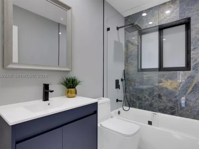 3-bedroom home for sale in Fort Lauderdale - 1997 SW 28th Ave - MondialRealty