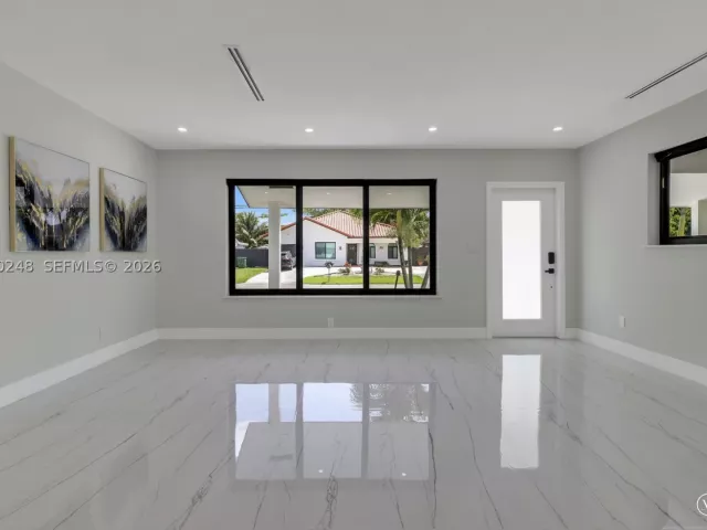 3-bedroom home for sale in Fort Lauderdale - 1997 SW 28th Ave - MondialRealty