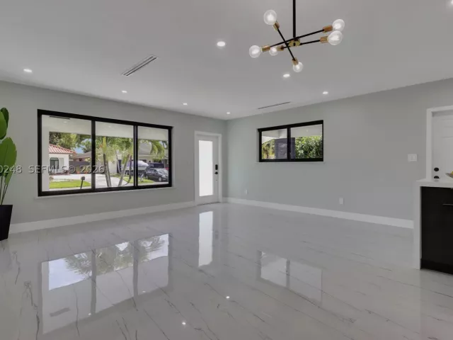 3-bedroom home for sale in Fort Lauderdale - 1997 SW 28th Ave - MondialRealty