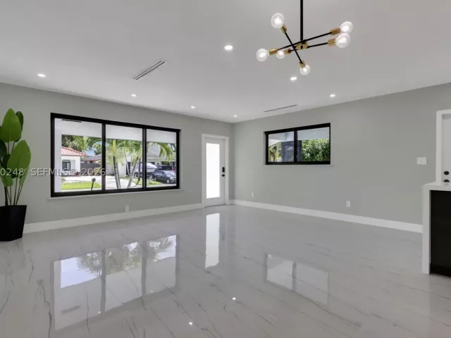 3-bedroom home for sale in Fort Lauderdale - 1997 SW 28th Ave - MondialRealty