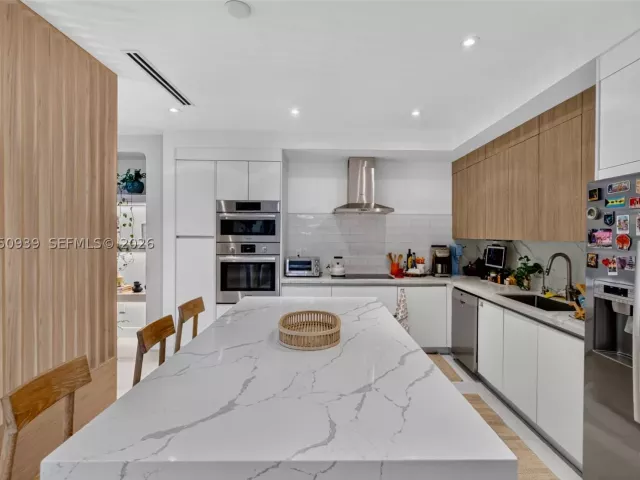 4-bedroom home for rent in Miami - 2149 SW 30th Ct 2149 - MondialRealty