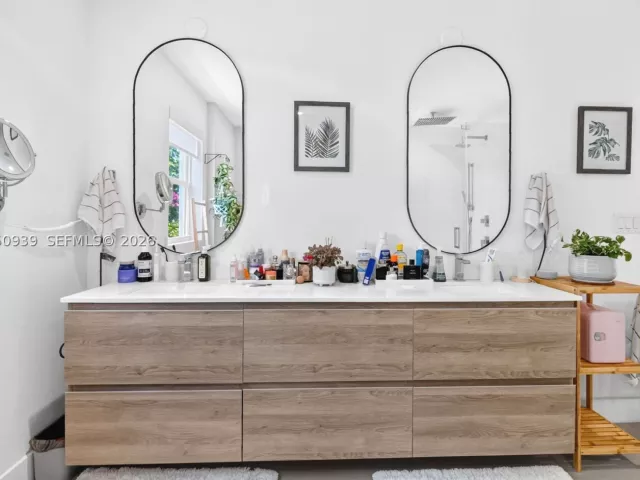 4-bedroom home for rent in Miami - 2149 SW 30th Ct 2149 - MondialRealty