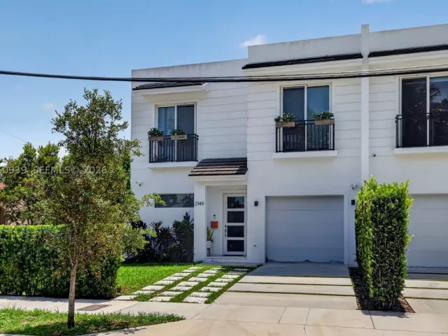 4-bedroom home for rent in Miami - 2149 SW 30th Ct 2149 - MondialRealty
