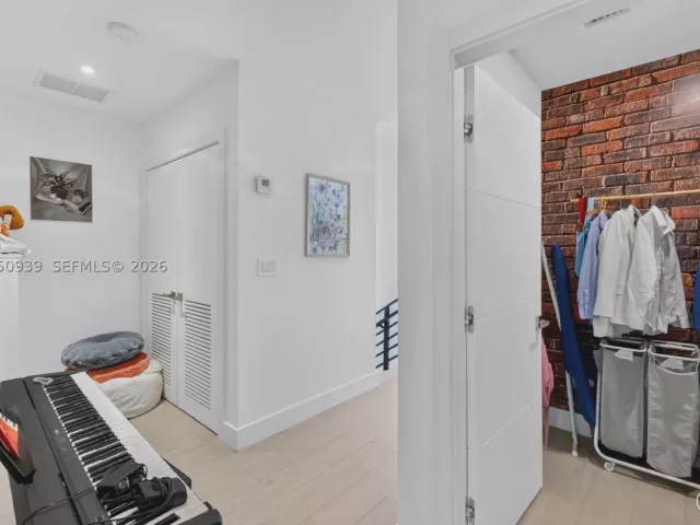 4-bedroom home for rent in Miami - 2149 SW 30th Ct 2149 - MondialRealty