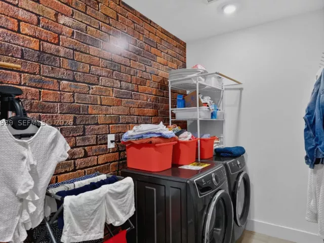 4-bedroom home for rent in Miami - 2149 SW 30th Ct 2149 - MondialRealty