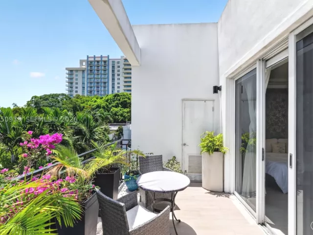 4-bedroom home for rent in Miami - 2149 SW 30th Ct 2149 - MondialRealty