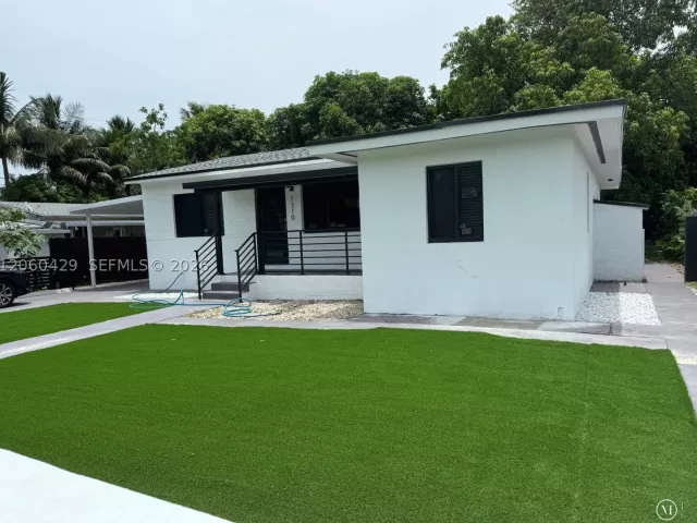 3-bedroom home for rent in North Miami - 1210 NW 123rd St - MondialRealty