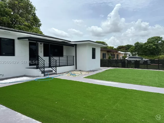 3-bedroom home for rent in North Miami - 1210 NW 123rd St - MondialRealty