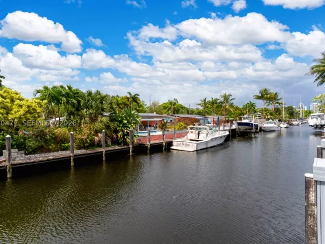 4-bedroom home for rent in Fort Lauderdale - 1713 SW 5th St - MondialRealty