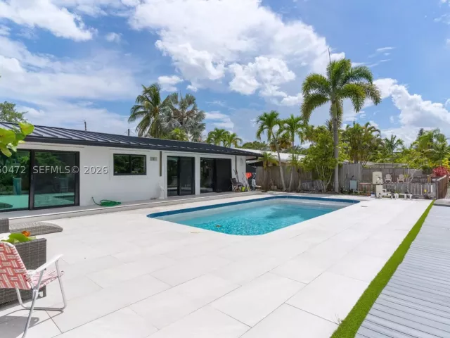 4-bedroom home for rent in Fort Lauderdale - 1713 SW 5th St - MondialRealty
