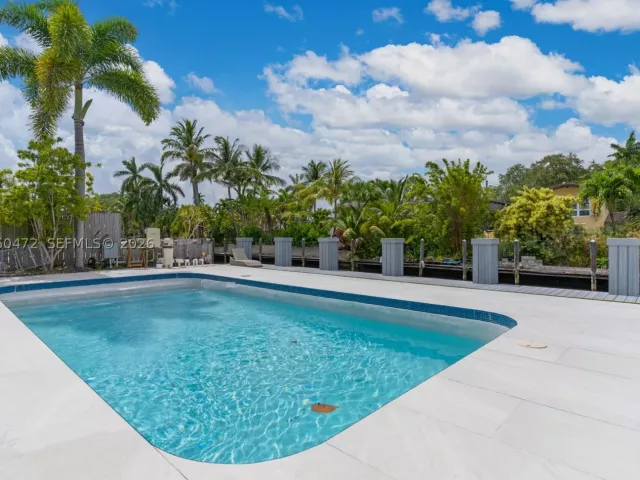 4-bedroom home for rent in Fort Lauderdale - 1713 SW 5th St - MondialRealty