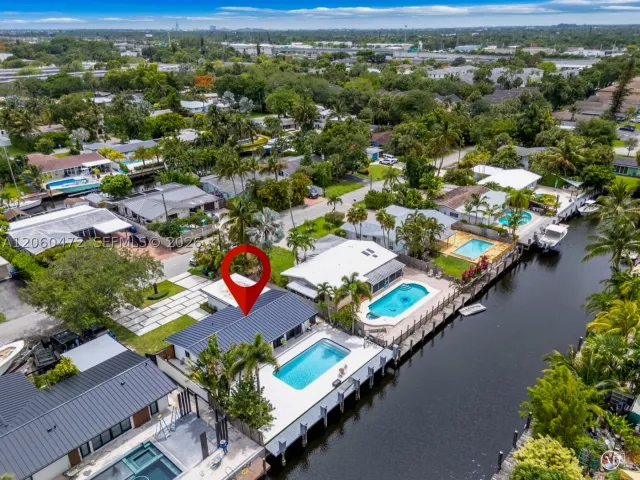 4-bedroom home for rent in Fort Lauderdale - 1713 SW 5th St - MondialRealty