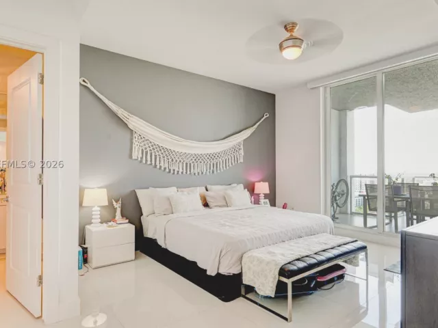 2-bedroom condo for rent in Fort Lauderdale - 315 NE 3rd Ave 1908 - MondialRealty