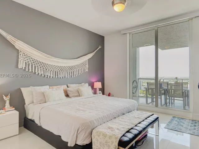 2-bedroom condo for rent in Fort Lauderdale - 315 NE 3rd Ave 1908 - MondialRealty