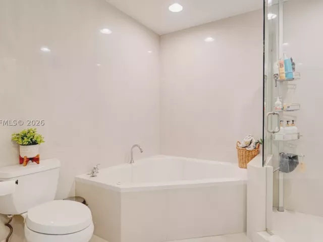 2-bedroom condo for rent in Fort Lauderdale - 315 NE 3rd Ave 1908 - MondialRealty
