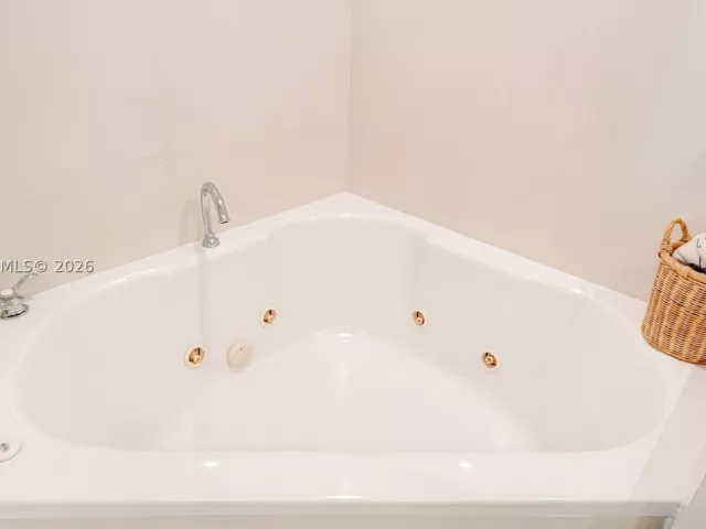 2-bedroom condo for rent in Fort Lauderdale - 315 NE 3rd Ave 1908 - MondialRealty