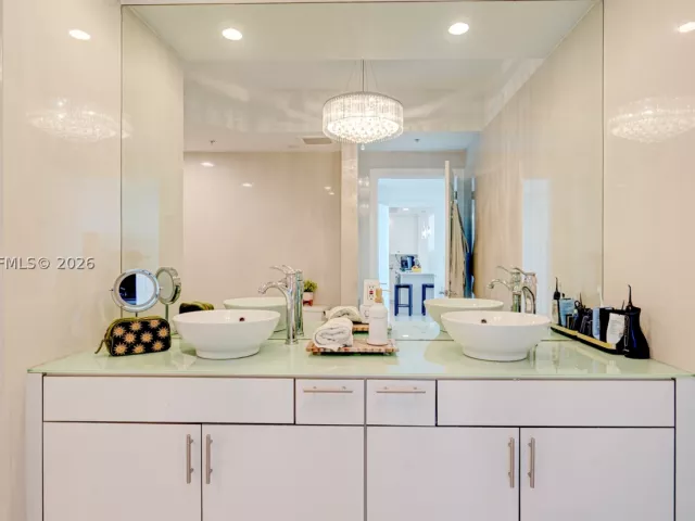 2-bedroom condo for rent in Fort Lauderdale - 315 NE 3rd Ave 1908 - MondialRealty