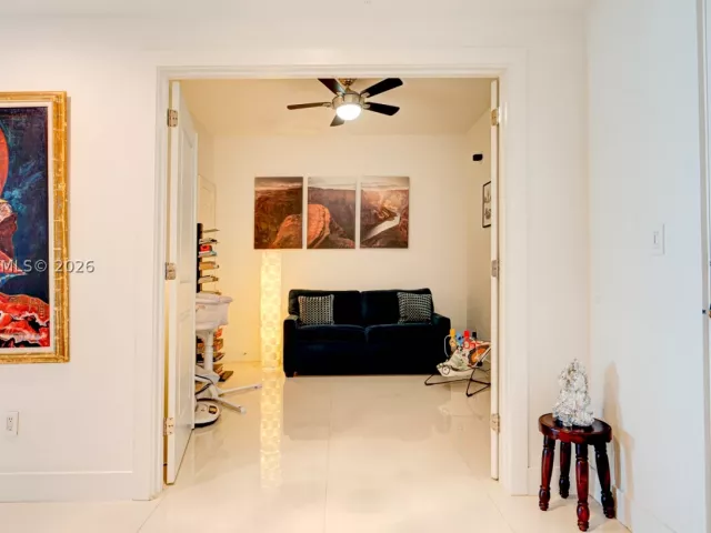2-bedroom condo for rent in Fort Lauderdale - 315 NE 3rd Ave 1908 - MondialRealty