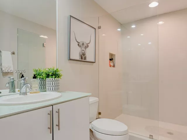 2-bedroom condo for rent in Fort Lauderdale - 315 NE 3rd Ave 1908 - MondialRealty