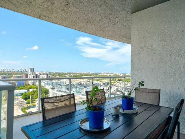 2-bedroom condo for rent in Fort Lauderdale - 315 NE 3rd Ave 1908 - MondialRealty