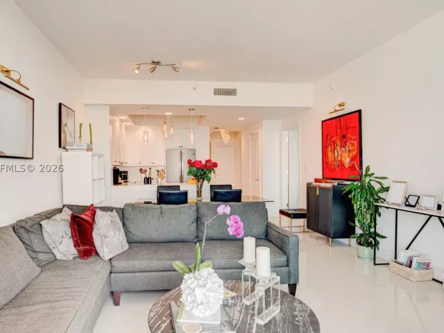2-bedroom condo for rent in Fort Lauderdale - 315 NE 3rd Ave 1908 - MondialRealty