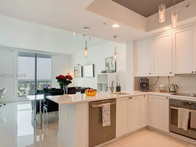 2-bedroom condo for rent in Fort Lauderdale - 315 NE 3rd Ave 1908 - MondialRealty