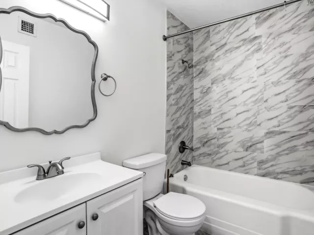 4-bedroom home for sale in Fort Lauderdale - 1751 LAUDERDALE MANOR Drive - MondialRealty