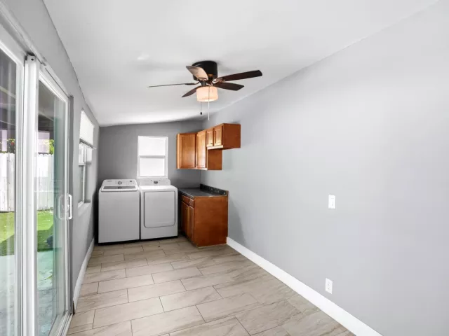 4-bedroom home for sale in Fort Lauderdale - 1751 LAUDERDALE MANOR Drive - MondialRealty