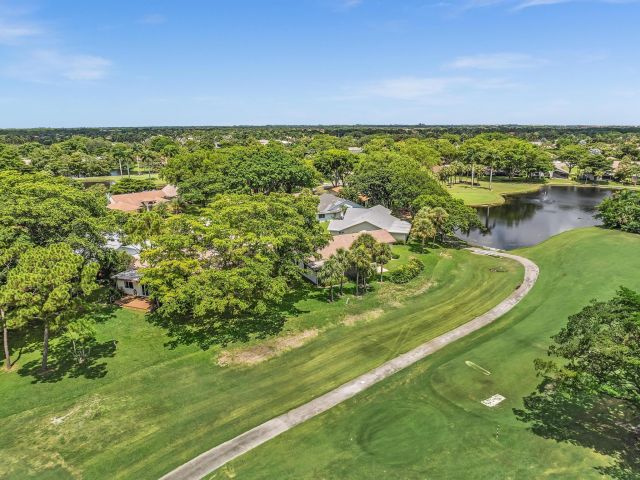 2-bedroom home for sale in Delray Beach - 5572 Sugar Mill Court - MondialRealty