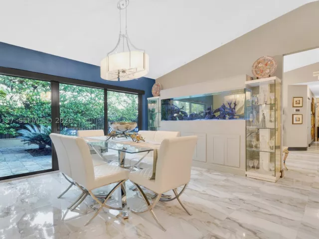 2-bedroom home for sale in Miami - 15830 SW 139th Ave - MondialRealty