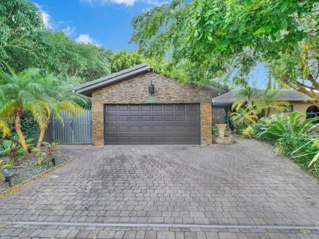 2-bedroom home for sale in Miami - 15830 SW 139th Ave - MondialRealty