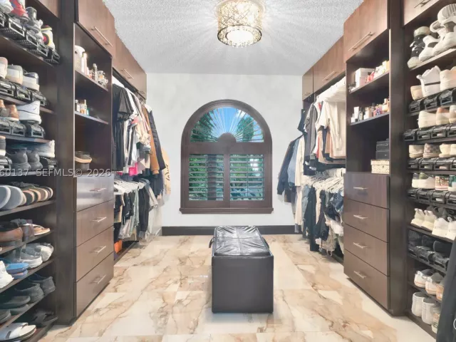 2-bedroom home for sale in Miami - 15830 SW 139th Ave - MondialRealty