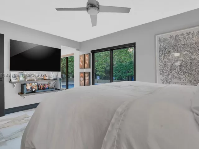 2-bedroom home for sale in Miami - 15830 SW 139th Ave - MondialRealty