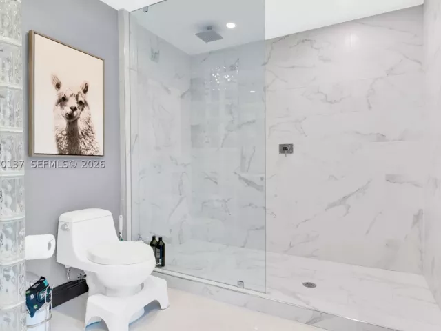 2-bedroom home for sale in Miami - 15830 SW 139th Ave - MondialRealty