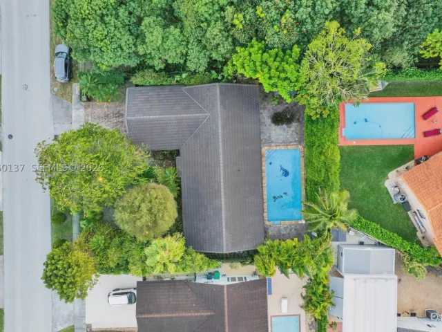 2-bedroom home for sale in Miami - 15830 SW 139th Ave - MondialRealty