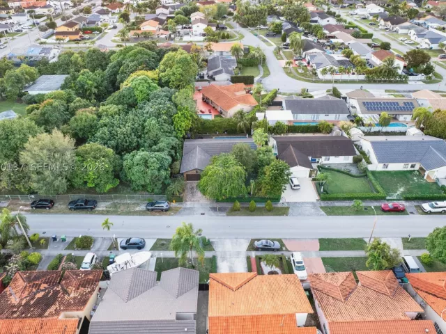 2-bedroom home for sale in Miami - 15830 SW 139th Ave - MondialRealty