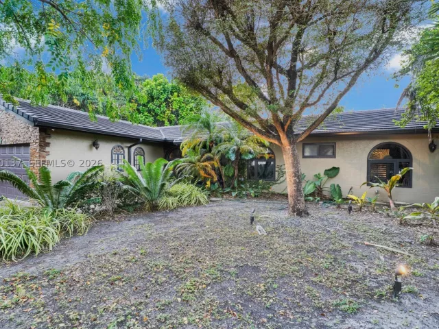 2-bedroom home for sale in Miami - 15830 SW 139th Ave - MondialRealty
