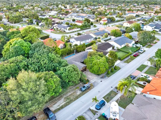 2-bedroom home for sale in Miami - 15830 SW 139th Ave - MondialRealty