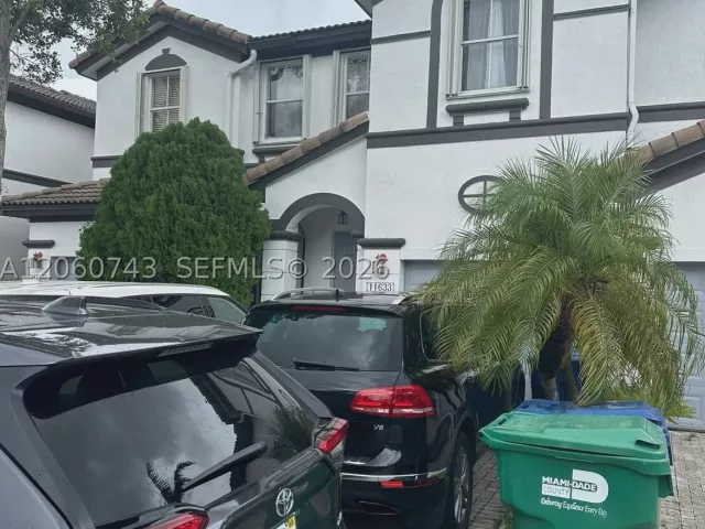 4-bedroom home for rent in Doral - 11633 NW 78th St - MondialRealty