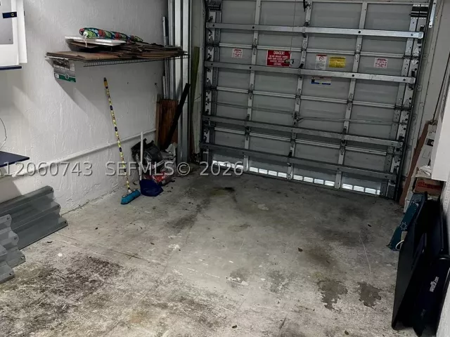 4-bedroom home for rent in Doral - 11633 NW 78th St - MondialRealty
