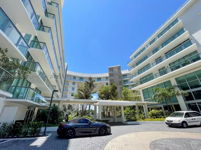 1-bedroom condo for rent in Miami Beach - 6620 Indian Creek Dr 301 - MondialRealty