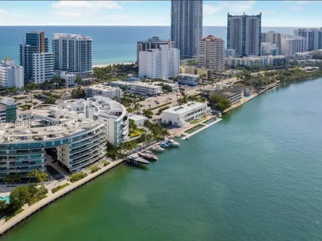 1-bedroom condo for rent in Miami Beach - 6620 Indian Creek Dr 301 - MondialRealty