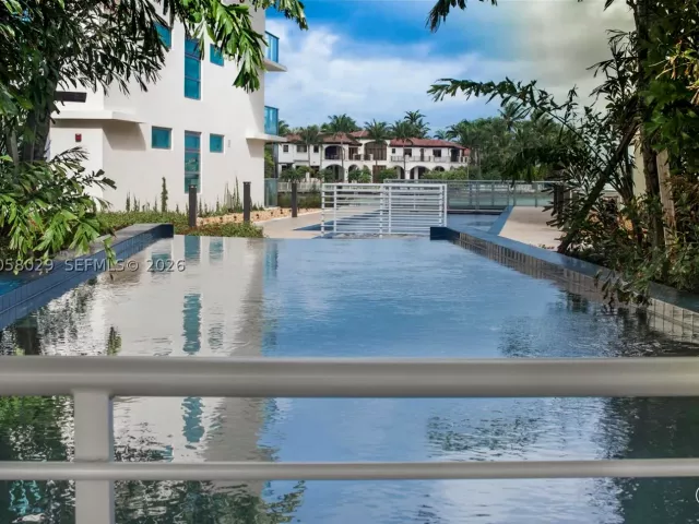 1-bedroom condo for rent in Miami Beach - 6620 Indian Creek Dr 301 - MondialRealty