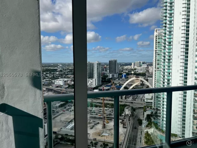 2-bedroom condo for rent in Miami - 888 Biscayne Blvd 3701 - MondialRealty