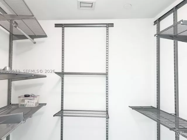 2-bedroom condo for rent in Miami - 888 Biscayne Blvd 3701 - MondialRealty